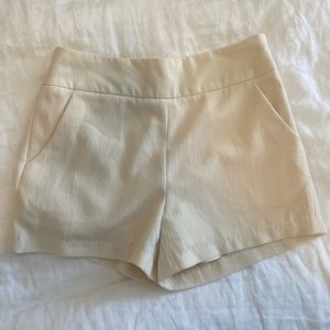 Esley Cream Dress Shorts Size Small